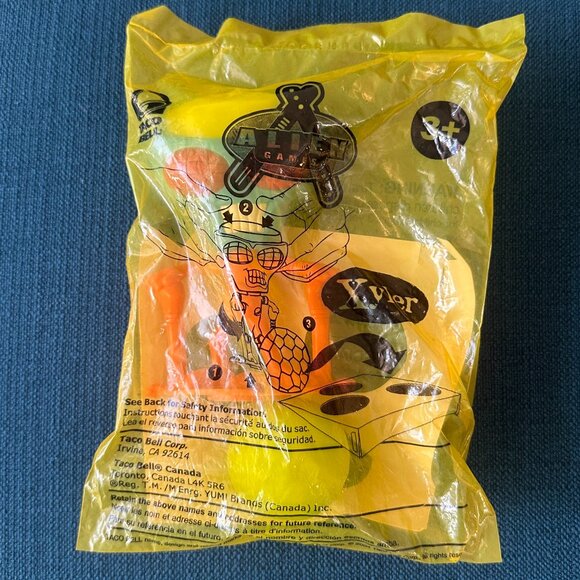 Alien Games Xyler Figure "Soccer Game" NIP Taco Bell 2004 - Picture 1 of 2